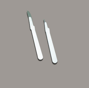 Scalpel en acier à lame chirurgicale stérile jetable de haute qualité approuvé CE/ISO (MT58050001)